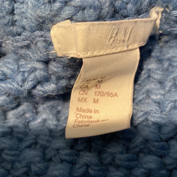 H&M Blue Knit Balloon Sleeve Crew Neck Sweater. Size M. Wool Blend. - Picture 3 of 7